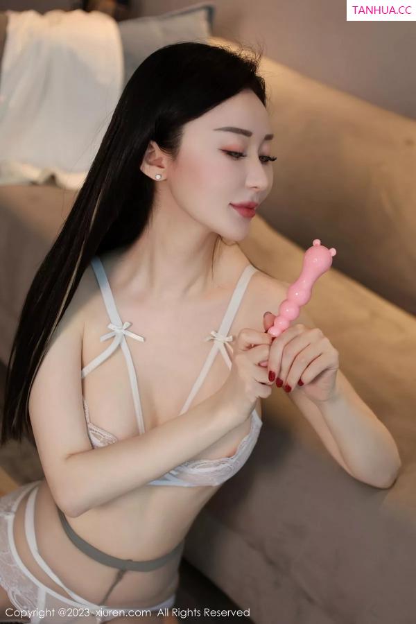   [XiuRen]高清写真图 2023.12.04 No.7756 田兮白 丰腴美臀第45张图片